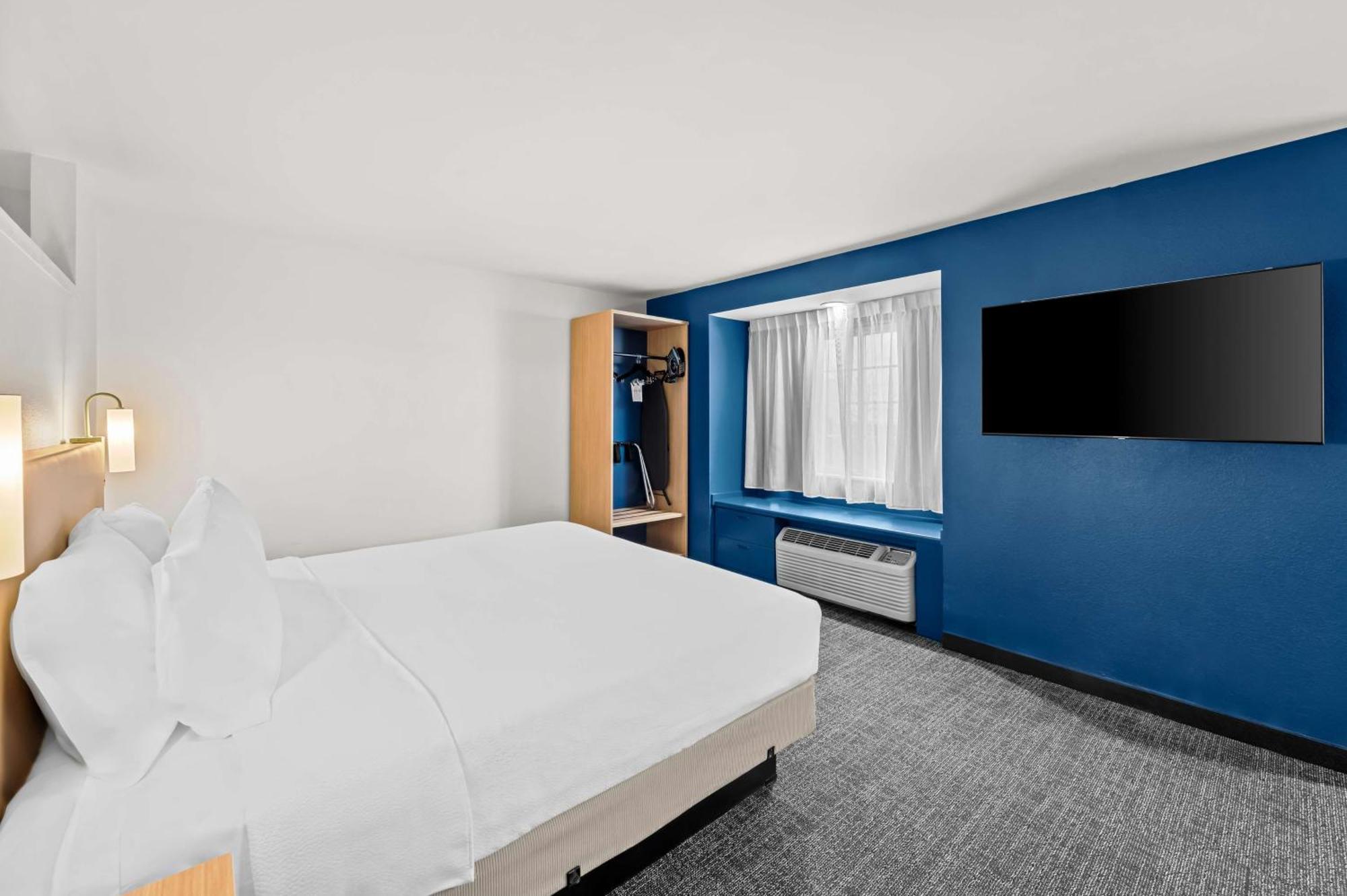 Spark By Hilton Sterling Dulles Airport Exterior foto
